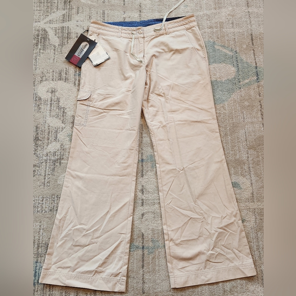 Women's Topo Ranch Cargo Pants. Cream. Size 12. NWT